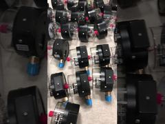 6 インチ / 150mm 電気接触圧力計、範囲 0 ～ 1MPa、精度クラス 1.6、380V 10VA 接点