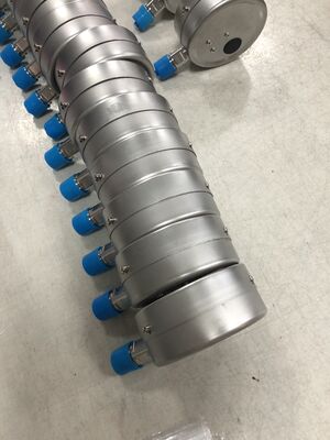 青島ステンレス鋼圧力計、リン青銅ブルドン管、グリセリン充填による正確な測定のためのデュアルスケール